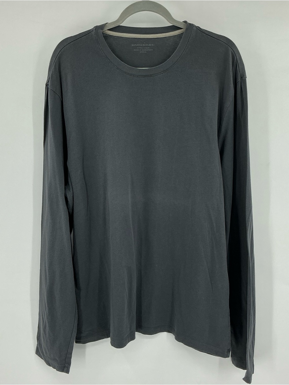 Banana Republic Men's Long Sleeve Fitted Crew Tee - Charcoal Gray